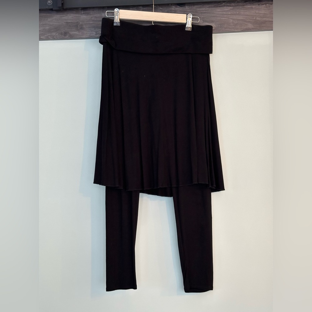 Legacy black skirted yoga pants, super soft!